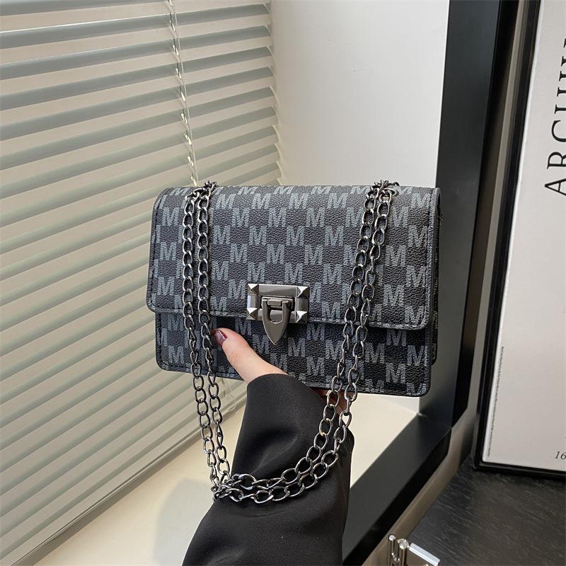 Retro Premium Texture Messenger Bag New Chain Small Square Bag Commuter Shoulder Armpit Bag Women