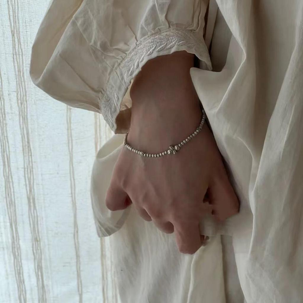 Elegant Women's Versatile Chinese Style Circular Bracelet - High-End, Light Luxury Elastic Rope Design