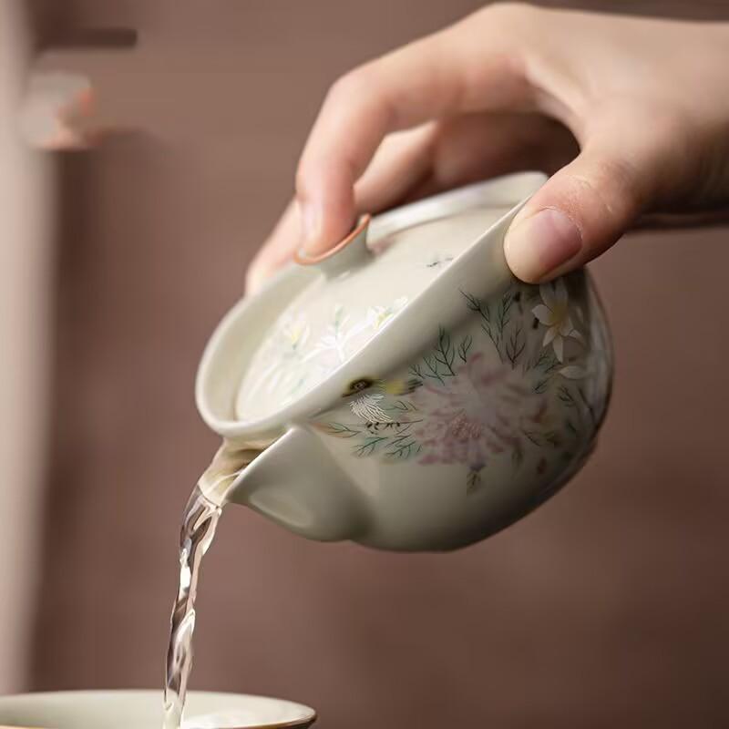 Ru Kiln Hand-Held Pot Cover Bowl Teacup Chinese Style Lily Ceramic Is Not Hot, Single High-End Tea Bowl Tea Set