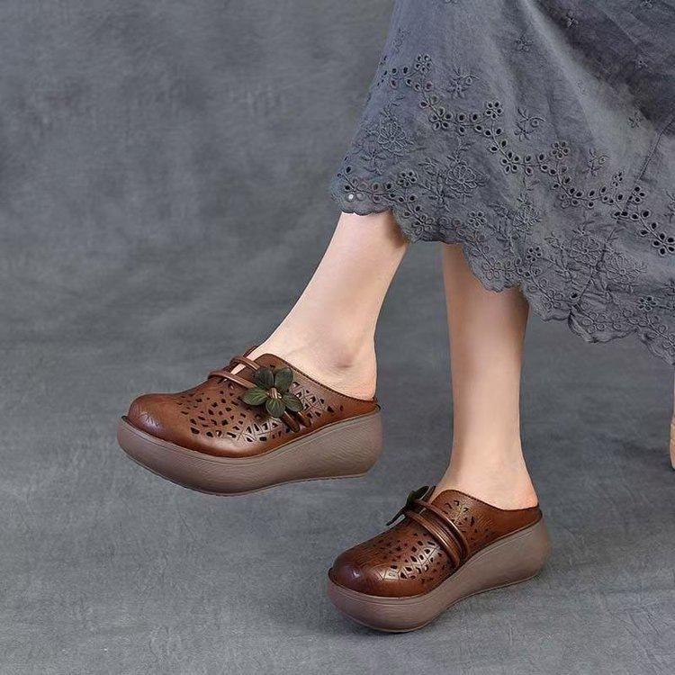

Summer hollow retro soft leather half slippers women s 2025 summer new thick-soled flower outer wear bag head hole slippers 40
