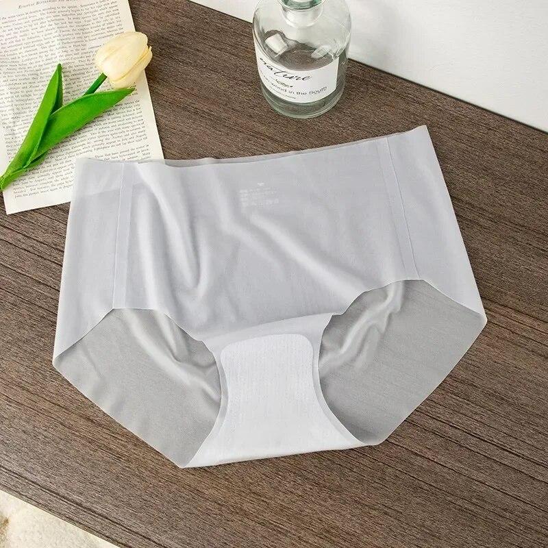 Ice Silk Seamless Underwear Ladies Summer Ultra-thin Sense Quick-drying Pants 3D Peach Hip Fitness Briefs