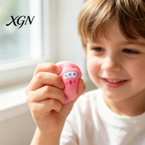 Kids Stress Relief Toy 3Pcs Cartoon Expression Ball Anxiety Relieving Squeaky Squeeze Fidget Office Focus Aid Hand Exercise Relaxation Sensory