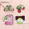 Grünes Monster Herz Hände Emaille Pin Animierte Charaktere Frohe Weihnachten Anstecknadeln Reversabzeichen Modeschmuck Geschenke für Freunde