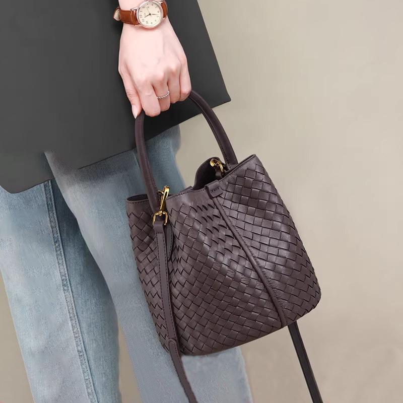 

Fashion Bag, New Women s Bag, Crossbody Bucket Bag, High-end Woven Bag, Large Capacity Hand-held Shoulder Bag
