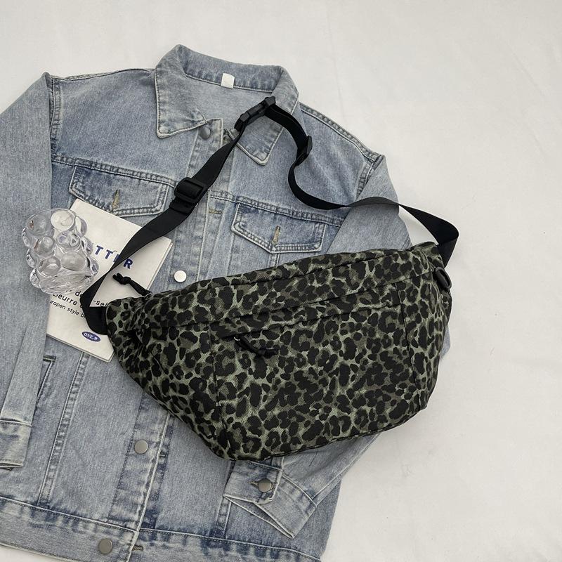 2025 Autumn New Trend Niche Fanny Pack Casual Simple Commuter Shoulder Bag Casual Leopard Print Messenger Breast Bag