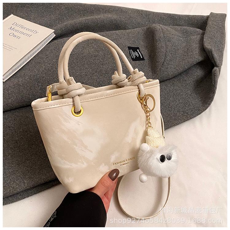 

Korean version bag high-end handbag women s bag 2025 new simple vegetable basket bag versatile shoulder messenger bag белый