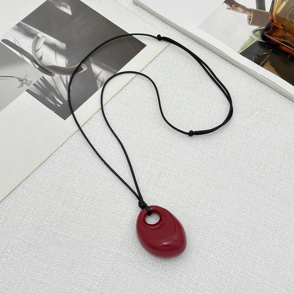 IngeSight.Z Korean Simple Irregular Red Resin Pendant Necklace for Women Fashion Exquisite Sweater Chain Daily Wear Jewelry Gift