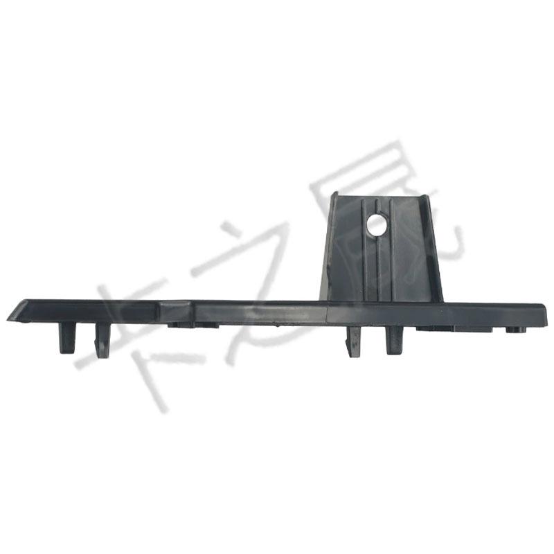 Supporto Gancio Paraurti Anteriore BMW X3/X4 (51117399983 & 51117399984)