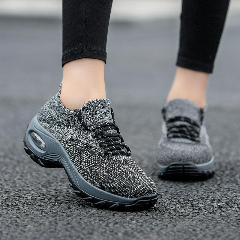 Fashion Women's Shoes New Sports Shoes Women's Flying Socks Shoes Rocking Shoes Casual Running Shoes Comfortable Breathable Versatile