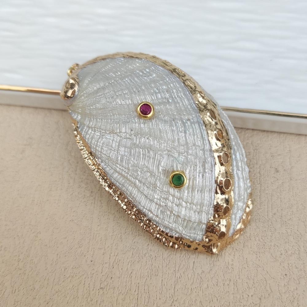 Natural Gold-plated Edge Conch Shell White Abalone Shell White Real Seashell Pendant DIY Jewelry Bracelet Wind Chime for Women