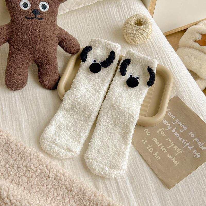 Damen Niedliche Korallenfleece Hunde-Socken mit 3D-Ohren - Warme, Kuschelige, Mittelhohe Schlaf- und Haussocken