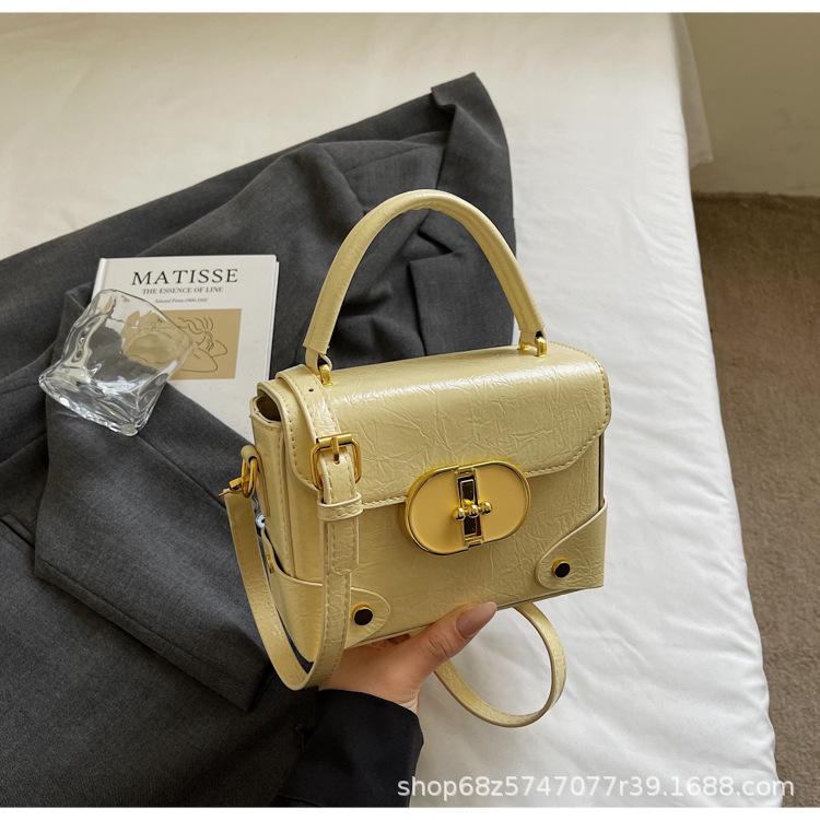 

Korean version of fashion niche small square bag textured handbag 2025 summer new temperament versatile women s crossbody bag жёлтый