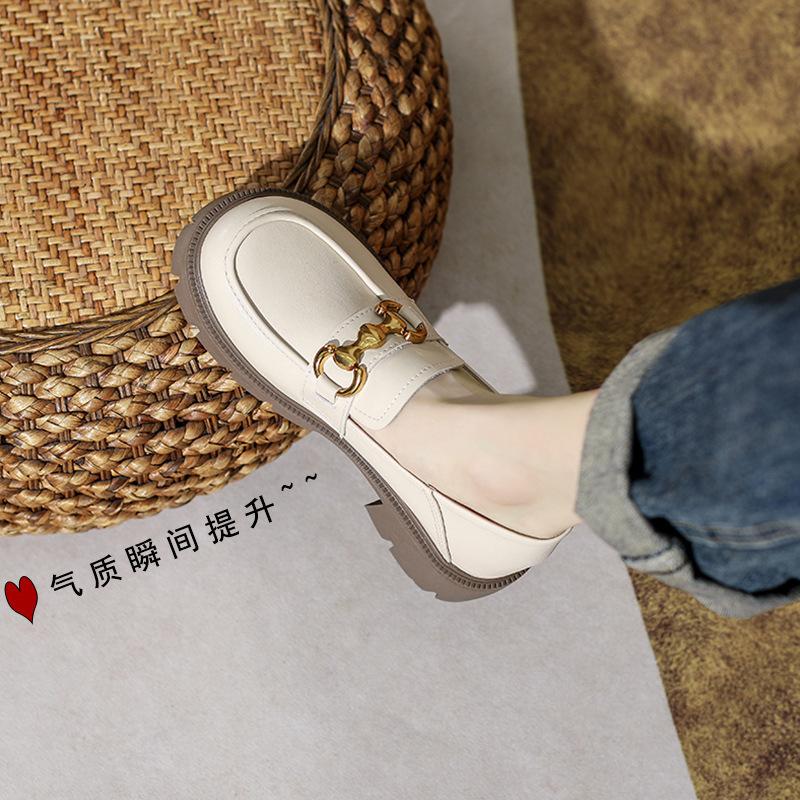 

Small woman small size 32334 black single shoes versatile leather shoes autumn and winter horse street buckle inner height increase 6CM 39