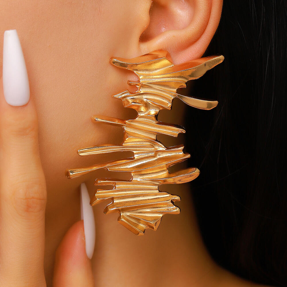 Exaggerated Metal Line Stud Earrings for Women Vintage Geometric Irregular Stacked Earrings Advanced Design Jewelry Gift