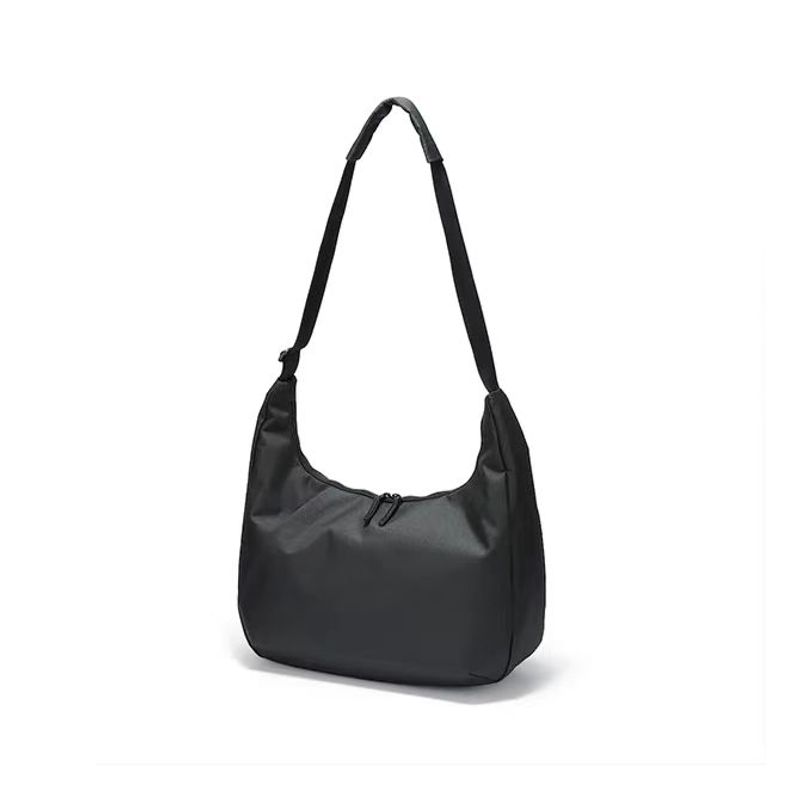 

Japan fashion Non-Printed 2WAY Shoulder Bag Women Crossbody Bag Large Capacity Commuter Bag Canvas Tote Bag Spring/Summer Handbags (In Stock speed) black) 40x12x28.5cm