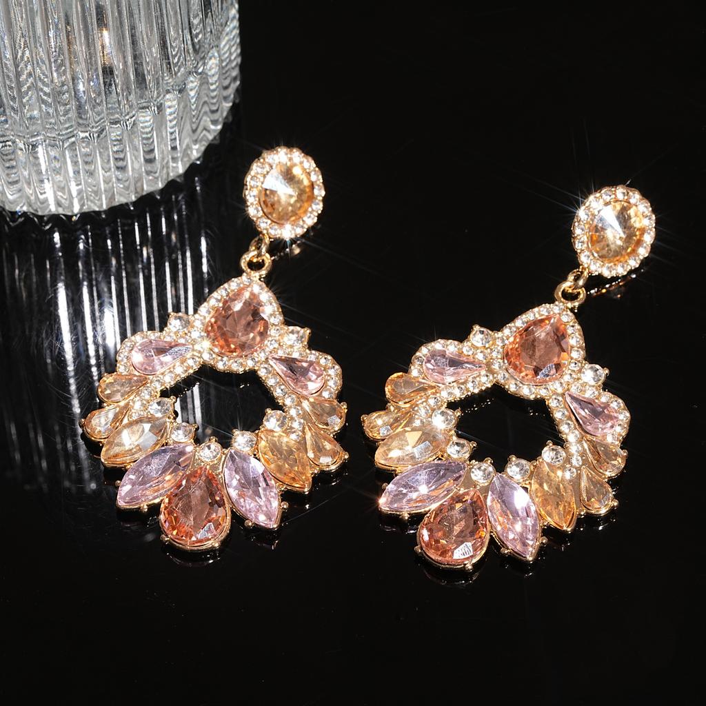 Modne kolczyki wiszące dla damskiej biżuterii