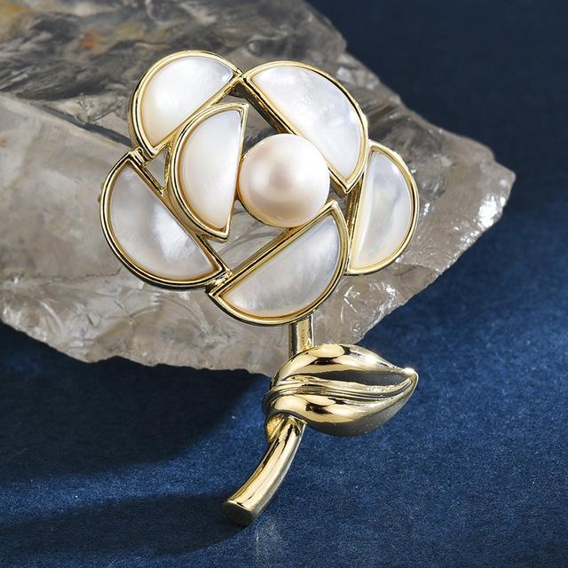 

Изысканные женские и женские броши-цветы с жемчугом, булавки, модные элегантные женские банкетные вечеринки, высококачественные значки с растениями, аксессуары, подарок