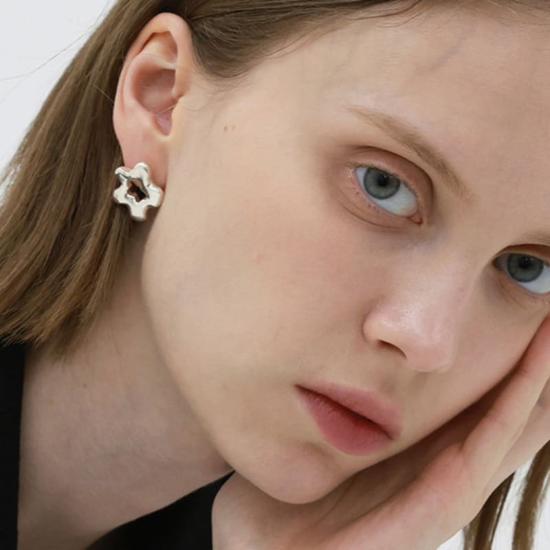 REINDEER MATILDA STRAP EARRING