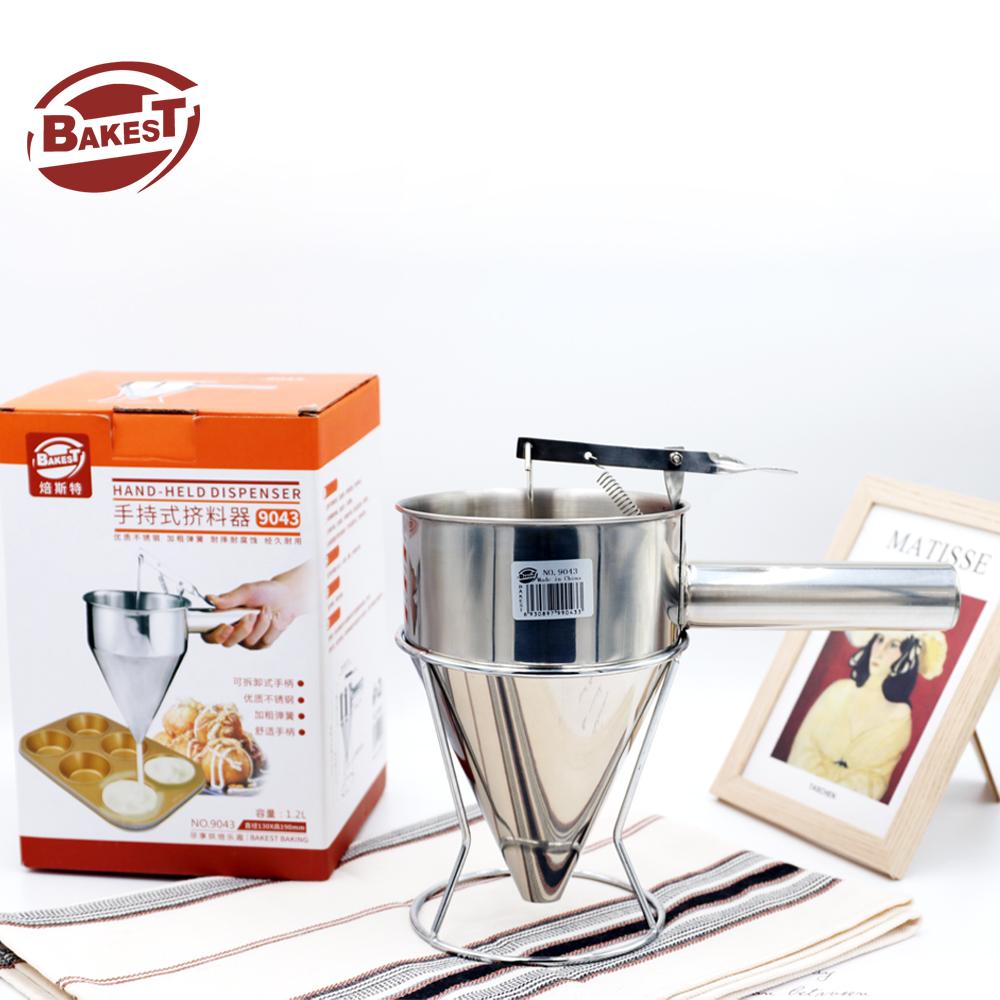 Bakest Mirco-Pak Handheld Dispenser Pancake Batter Dispenser Piston Funnel Stainless Steel Large for Candle (Silver,L-1200ml) серебряный