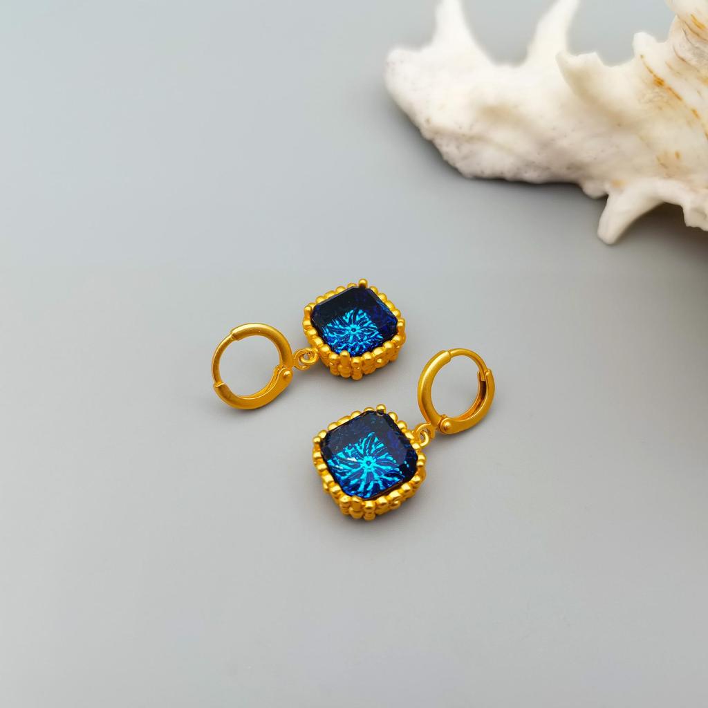 European & American Retro Sapphire Geometric Earrings - Vintage, Minimalist, Luxurious Design for Women