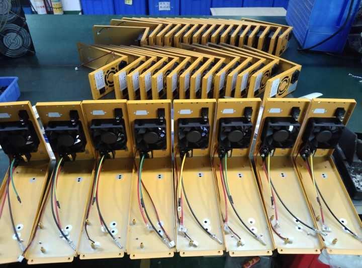 Rosfix Zasilacz Laboratoryjny AmpForce RAFEP-3210 32V 10A – Regulowane Napięcie i Prąd | Wysoka Precyzja | System Zabezpieczeń ROSFIX PROTECT