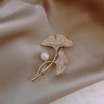Brooch High-end Female Full Diamond Ginkgo Biloba Pearl Pin Exquisite Anti-light High-end Sense Retro Corsage