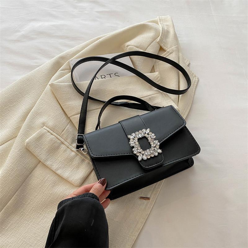 Stylish And Trendy Pu Leather Shoulder Bag For Women With Magnetic Closure