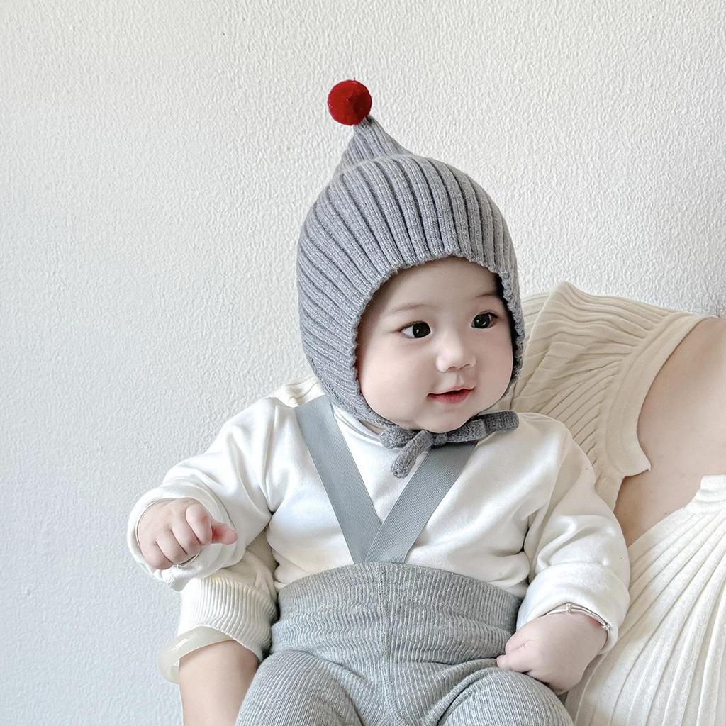 Roztomilá dětská zimní čepice na ochranu uší Jednobarevná pletená čepice s bambulí a šňůrkami Větruodolná teplá kojenecká batolecí čepice s chrániči uší