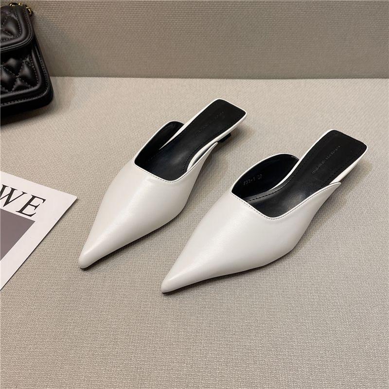 Fashion Baotou flip-flops for women in 2025, a new style with a pointed toe and fashionable Mules for outerwear