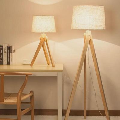 Lampa podłogowa drewniany trójnóg w stylu skandynawskim - Lampa stojąca trójkątna do salonu lub sypialni