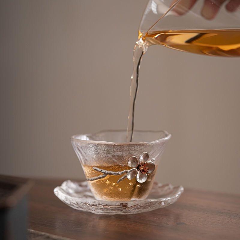 Handgefertigte Teekanne aus hitzebeständigem Glas im chinesischen Stil mit Pflaumenblütendesign – Hitzebeständiger Blumen-Teekessel mit Henkel