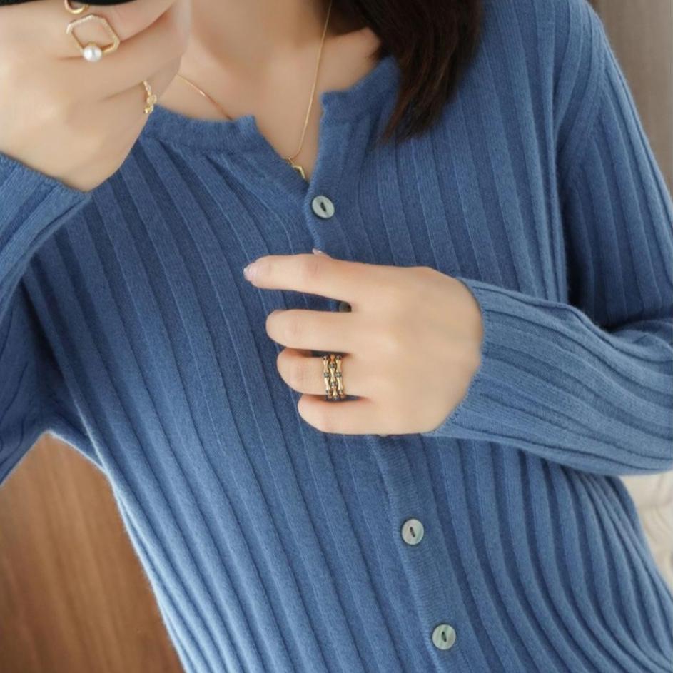 Solid Color Knitted Cardigan Women's Round Neck Casual Minimalist Style Sweater Cardigan Long Sleeved Autumn and Winter Short Cut Thin Knitted Jacket