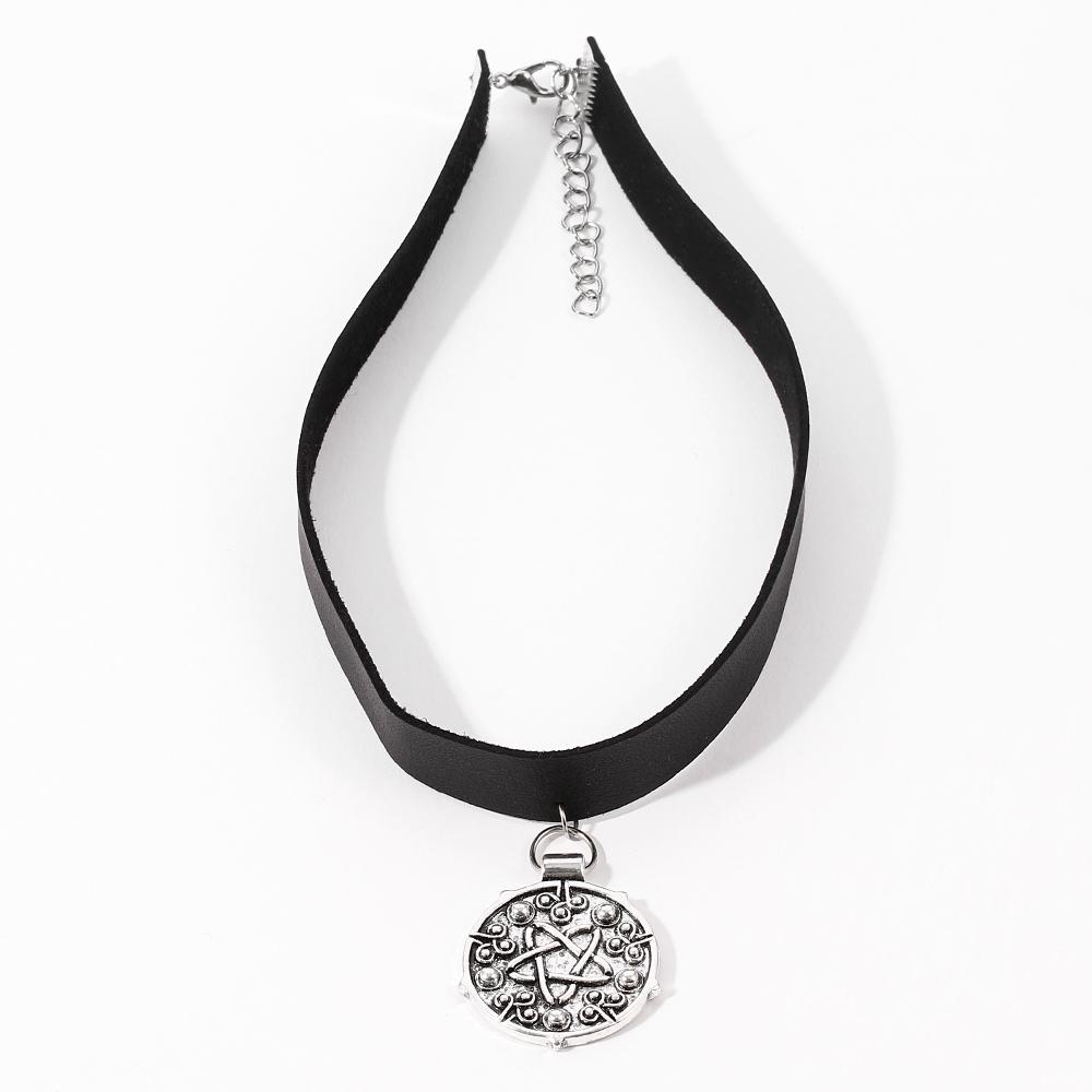 

Punk Style Yennefer Medallion Pendant Black Leather Choker Necklace Wild Hunt Game Cosplay Gothic Chain Women Jewelry