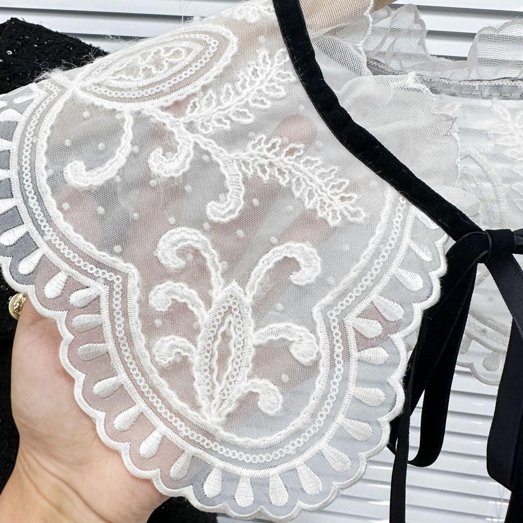 Autumn/Winter Detachable Wool Embroidered Lace Ruffle Collar Dickey