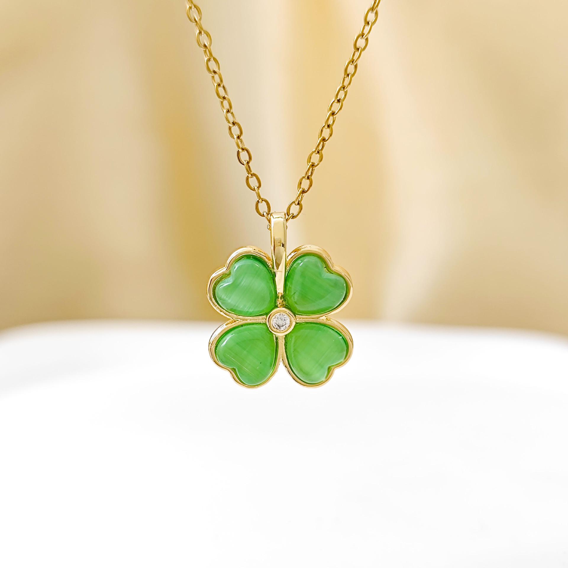 Trendy Women s Four-Leaf Clover Cat s Eye Necklace: High-Grade Titanium Steel Clavicle Chain