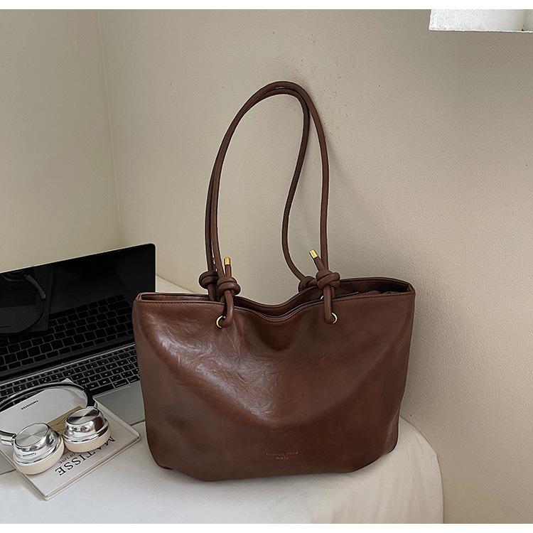 New large-capacity women's bag 2025 new trendy fashion simple shoulder bag foreign casual versatile tote bag