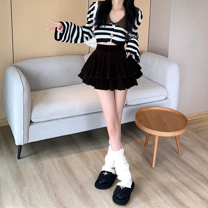 Милая мини-юбка для женщин — фото 9