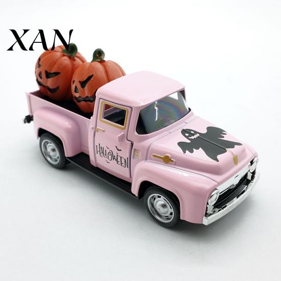 Pick-up Truck Alloy Figurine Halloween Figurine, Holding Pumpkin Vintage Car Statue, Miniature Model Vehicle Ornament for Holiday Party Table