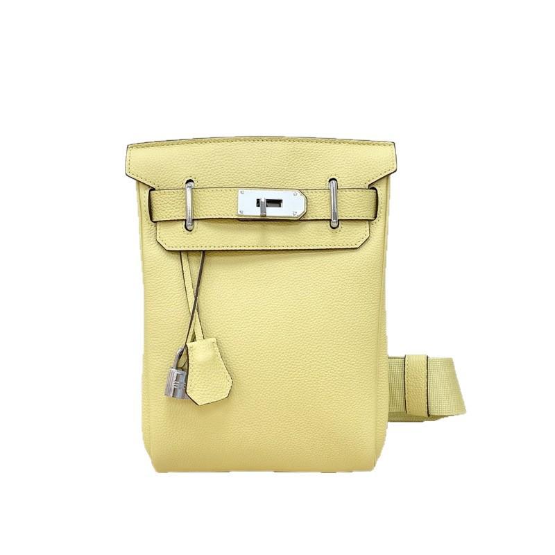 26 Neue erste Schicht Rindsleder Togo quadratische Schlüsselloch Brusttasche Unisex Leder Bauchtasche schräg über Körper tragbare Umhängetasche modisch Rücken