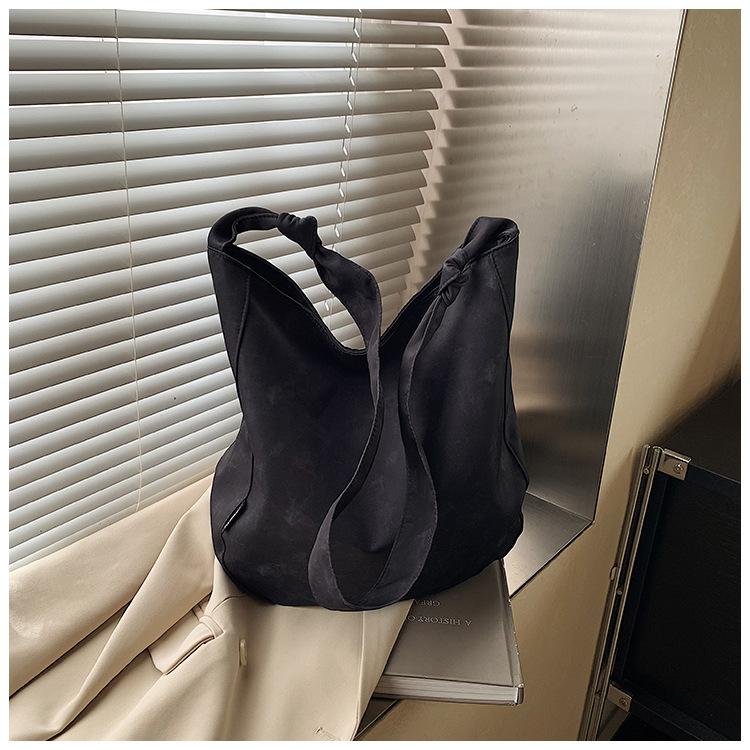 

Large-capacity textured big bag female new college student class schoolbag commuter tote bag shoulder bag чёрный