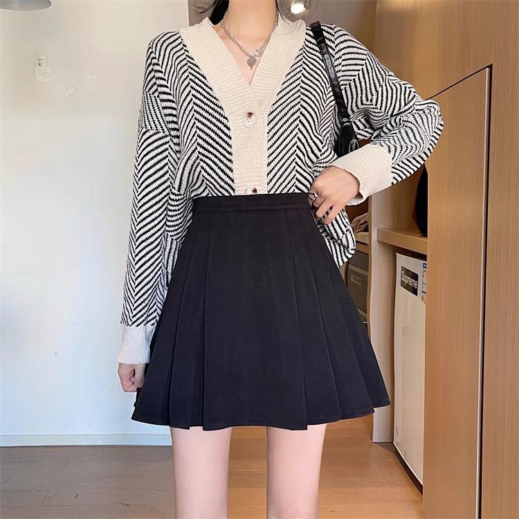2024 Spring Women's Academy Style Black Sweater & High-Waisted A-Line Pleated Skirt