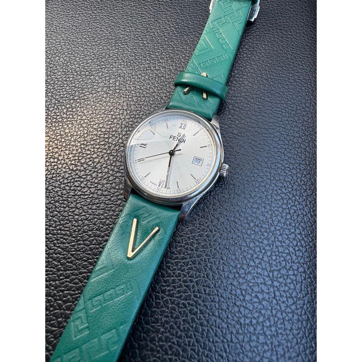 Used Working item Vintage FENDI Quartz Watch 210G Fendi quartz watch clock wristwatch