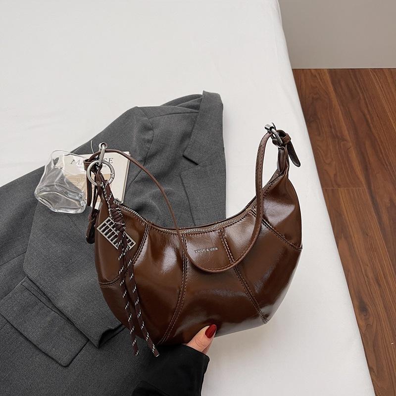 Premium Autumn and Winter Maillard Style New Fashion Versatile Messenger Bag Commuter Niche Single Shoulder Dumpling Bag Light Luxury