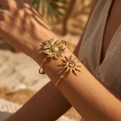 Light Luxury Stainless Steel Flower Sun Shell Open Bangle for Women Stackable Seaside Vacation Party Jewelry Accessories
