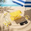 Diese kompakte, faltbare Kopfstütze ist perfekt für die Entspannung am Strand und zum Sonnenbaden.. Hergestellt aus UV-schützendem Stoff, ist es leicht und tragbar.
