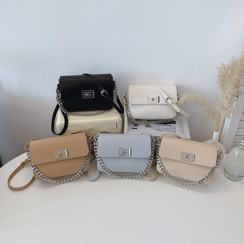 Spring new chain small square bag, high-end sense niche underarm bag, simple single shoulder crossbody women's bag