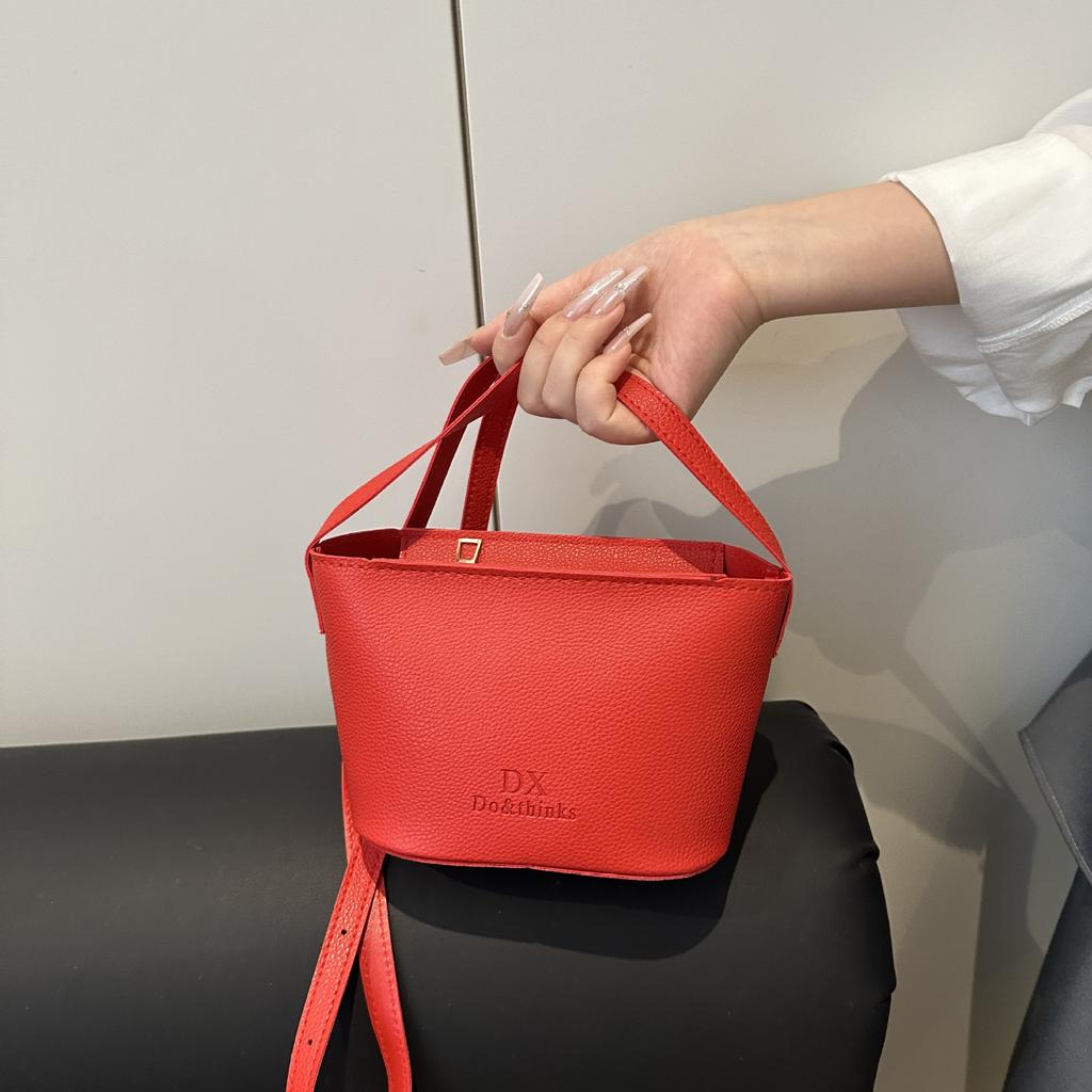 Foreign Style 2025 Summer New Foreign Style Women's Personalized Shoulder Messenger Bag Fashion Trend Casual Simple Bucket Bag