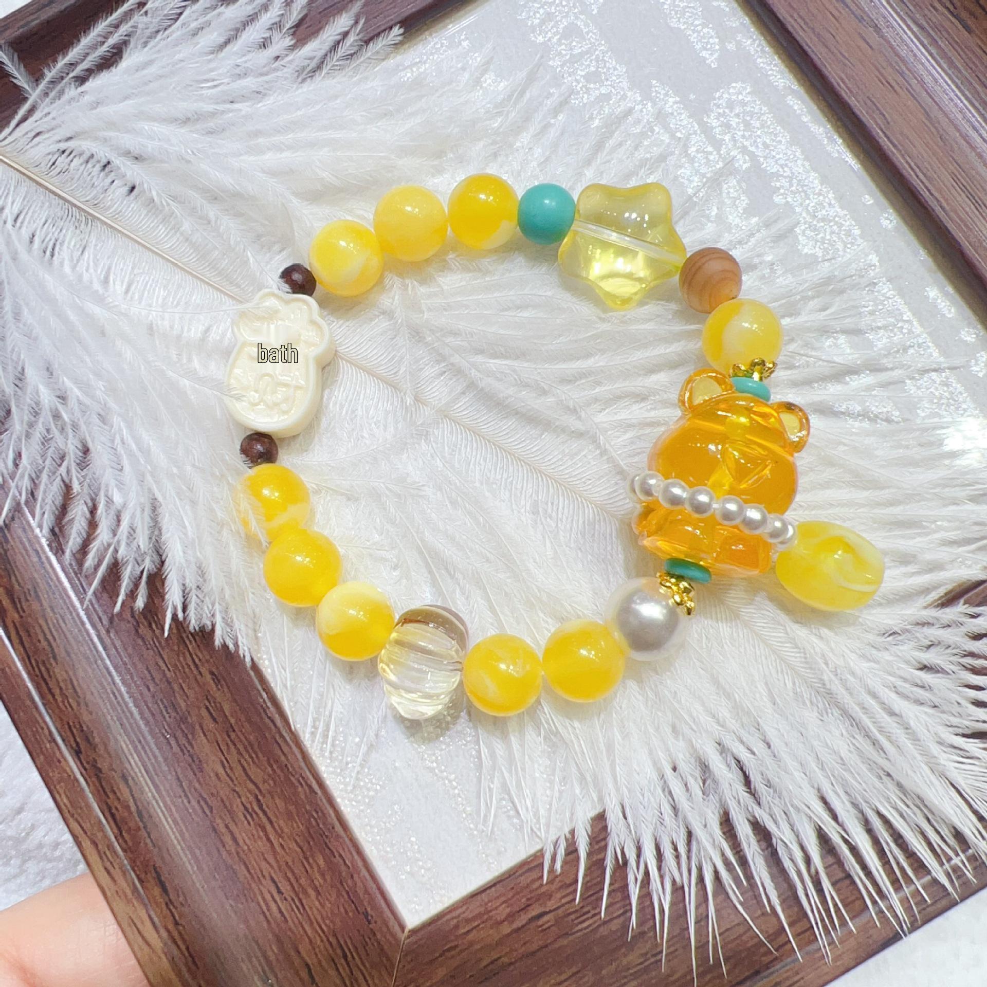 

Dopamine Beaded Bracelet for Women: Chinese-Style Retro Bear Wax Design with Fresh, Sweet DIY Accessories