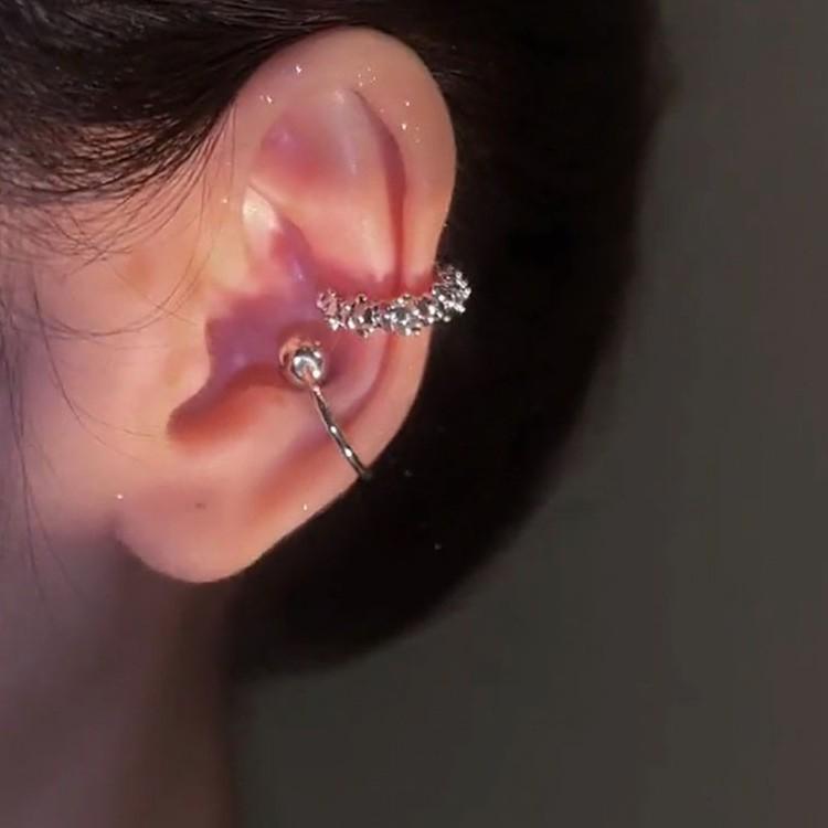 Silver Flake Asymmetrical Ear Cuff: Retro, Cool, No-Pierce Earring for Women