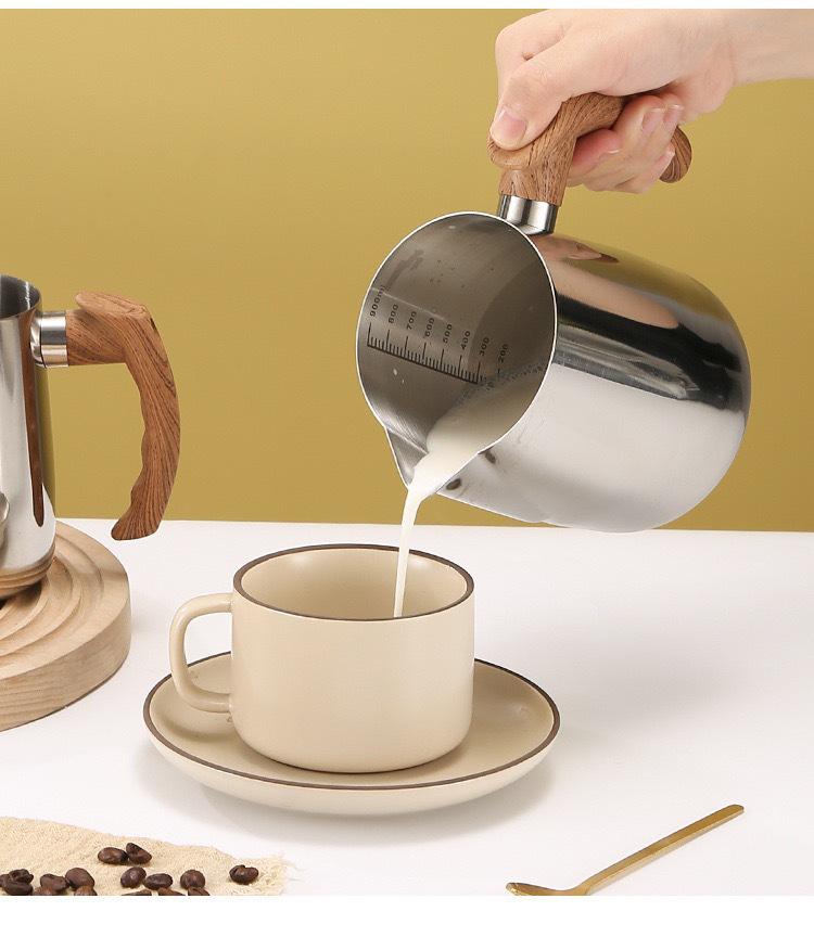 Stainless Steel Latte Art Cup with Wooden Handle and Scale - Thickened Milk Frothing Cup with Pointed Spout for Coffee Art